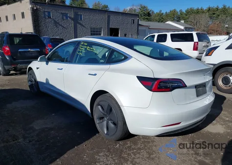 2020 Tesla Model 3 Standard Range Plus Rear-Wheel Drive/Standard Range Rear-Wheel Drive z USA, uszkodzony, nr VIN 5YJ3E1EA2LF709895
